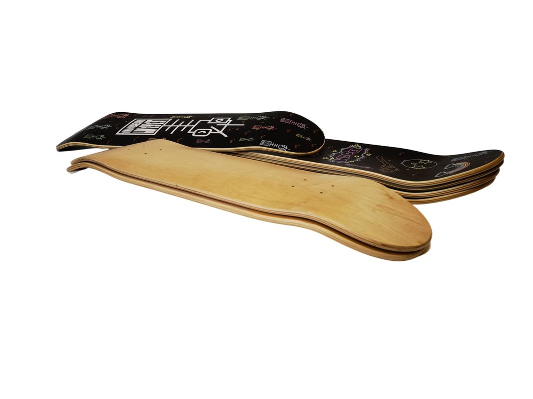 2024 مبيعات ساخنة نمط 7 Ply Maple Custom Concave Double Kick المهنية لوح التزلج الطويل